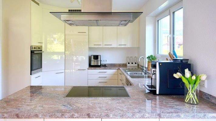 Hochwertige, moderne Einbauküche