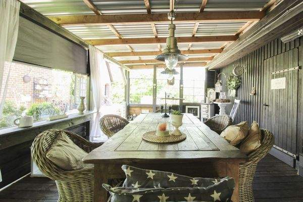 Überdachte Außenterrasse