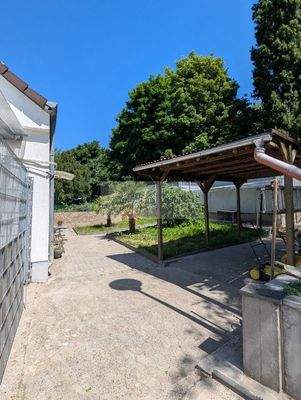 Carport am Eingangsbereich