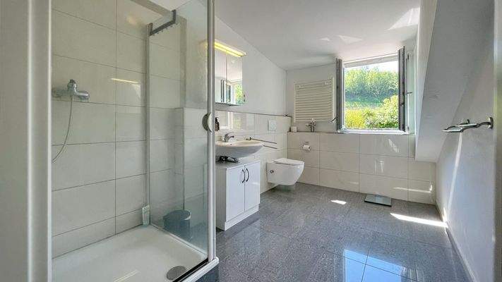 Großes Tageslichtbad