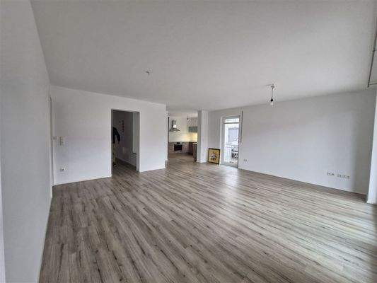 Wohnzimmer mit Blick zur Küche