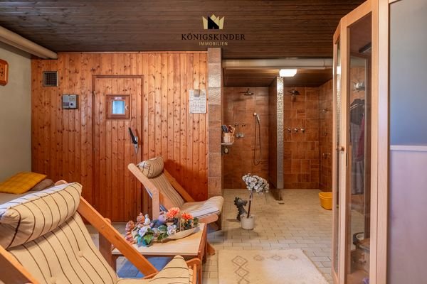 Wellness-Oase/ Sauna und Duschen