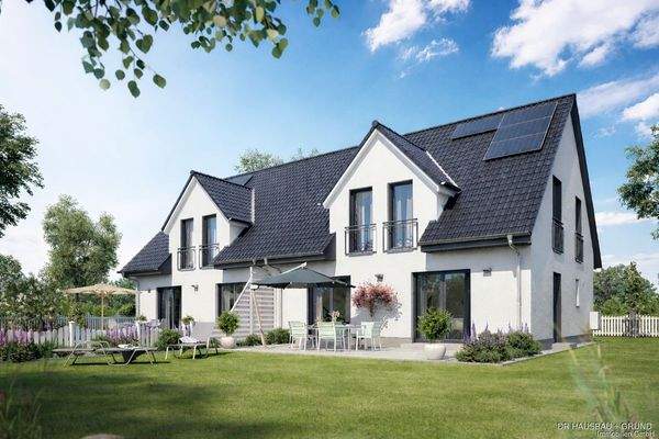 Moderne Doppelhaushälfte mit Zwerchgiebel und bodentiefen Fenstern – klare Architektur und viel Licht für ein zeitgemäßes Wohngefühl