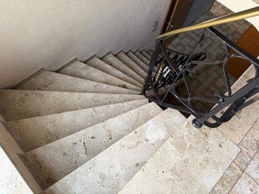 Treppe ins EG