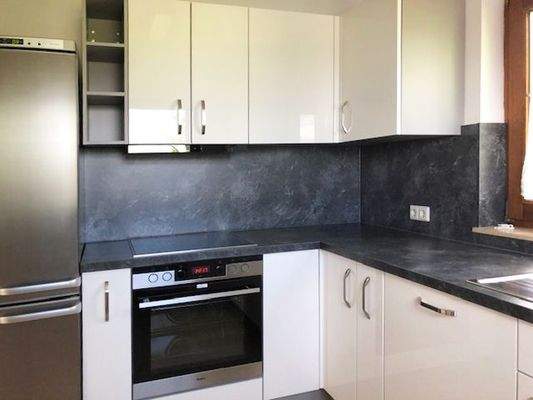 Moderne, helle Küche