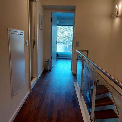 Flurbereich 2.OG mit Zugang Schlafzimmer 1