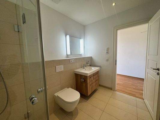 Badezimmer Ansicht 2