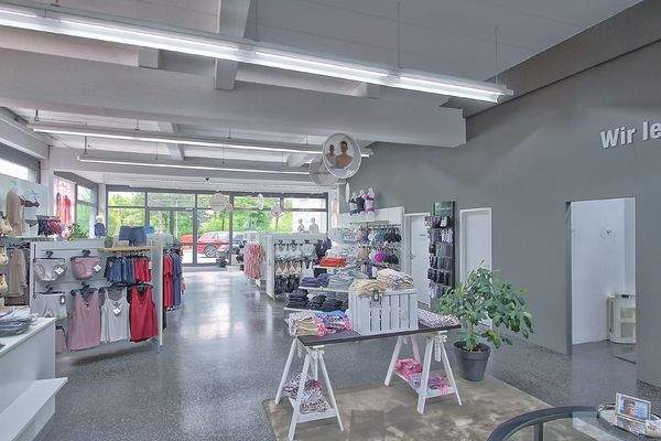 Üppige Verkaufsfläche