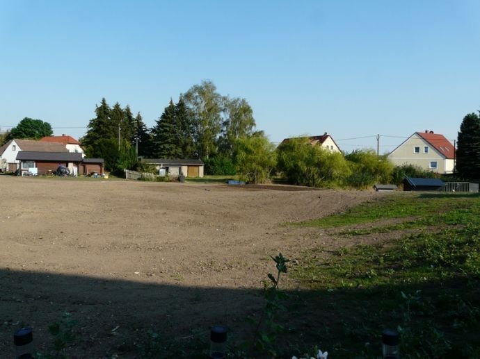 2 x Baulücken in Grimma  / Grechwitz jeweils mit Wasserfläche (B:ca.1550 m² zu 140.000 € und A:ca. 1600 m² zu 150.000 € ; Preis je Bauplat