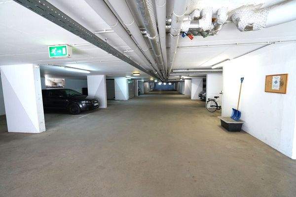 Tiefgarage Halle, Paul Singer Str (1)