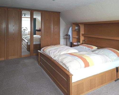 Schlafzimmer Dachgeschoß (Obergeschoß)