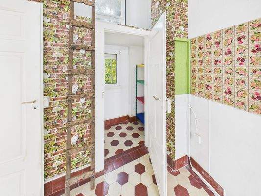 CAM05391G0-PR0035-STILL027