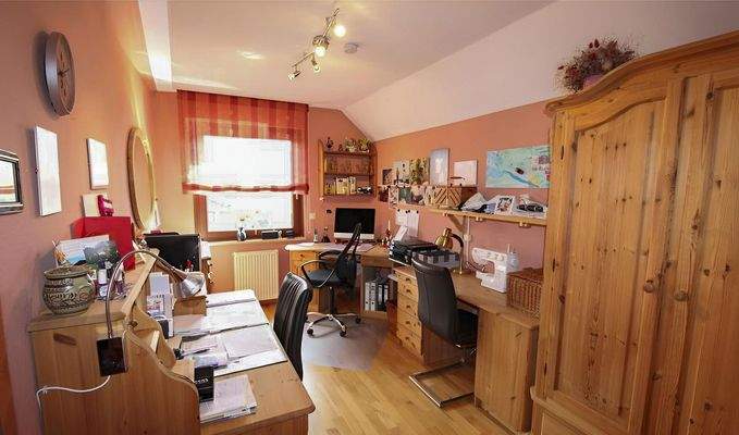 Arbeits-/Kinderzimmer 2