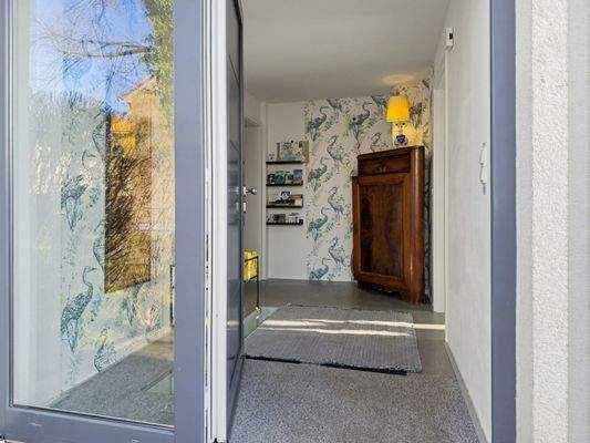 Eingangsbereich mit Foyer zu den Einheiten B + C