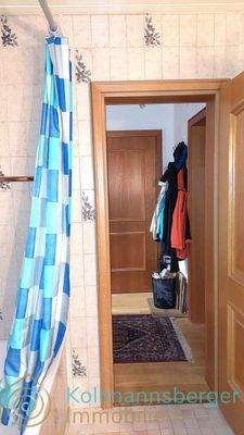 Blick aus dem Bad in die Diele