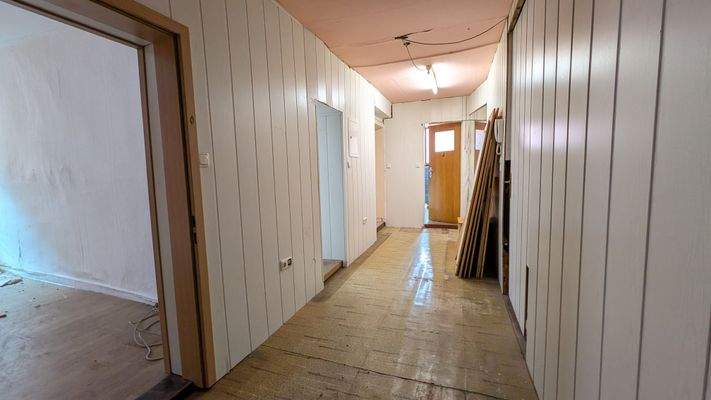 Flur WE 2. OG mi (2)