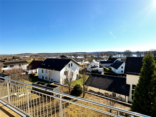 Blick vom EG Balkon auf den Steinberger See.png