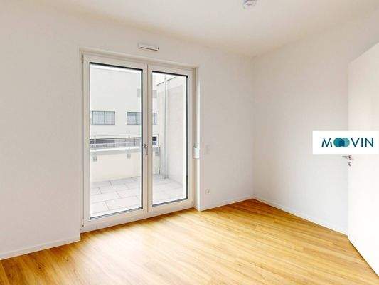 Kinderzimmer mit angrenzendem Balkon