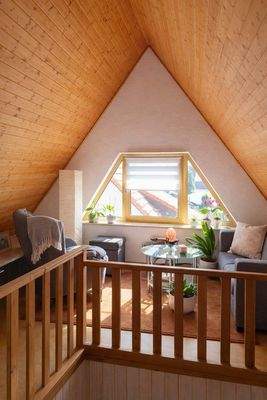 Galerie mit Giebelfenster