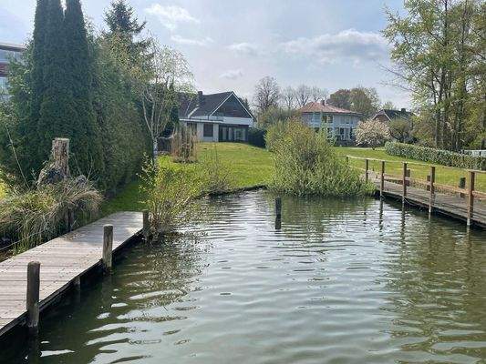 Blick vom Steg Richtung Haus