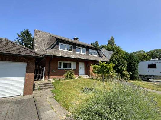 seitlicher Zugang zur zweiten Haustür