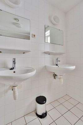 Luxus Badezimmer Villa Cape Helius Badewanne Dusche Yachthafen Blick Hellevoetsluis04