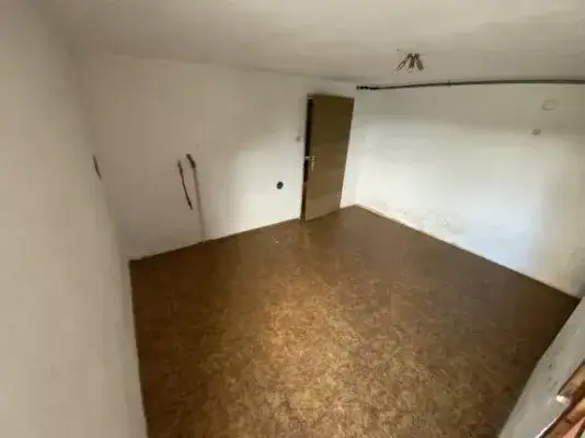 Raum Keller Mitte.jpeg