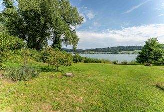 Grundstück mit Blick auf den See