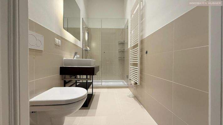 Bad2 mit Dusche und WC