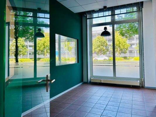 Büroraum Straßenseite