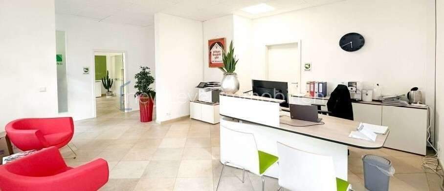 Büroeinheit im Erdgeschoss