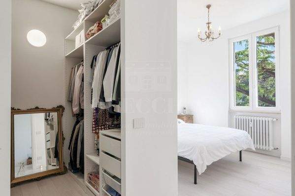 Begehbarer Kleiderschrank