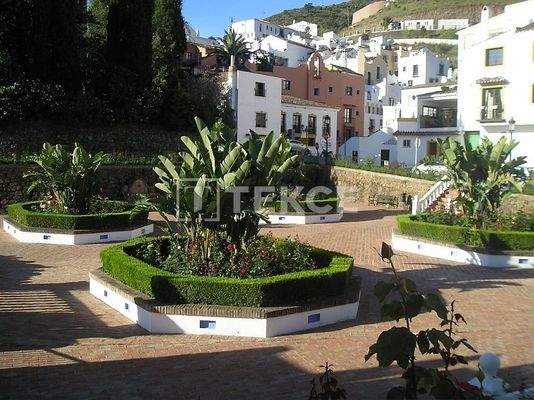 Properties Surrounded by Nature, Close to All Amenities in Benahavís