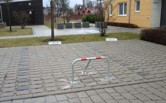 Stellplatz 12 absperrbar