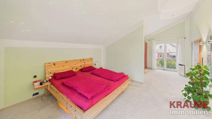 Schlafzimmer mit Ankleide OG