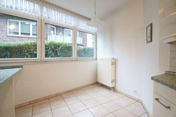 Küche mit Sitzgelegenheit