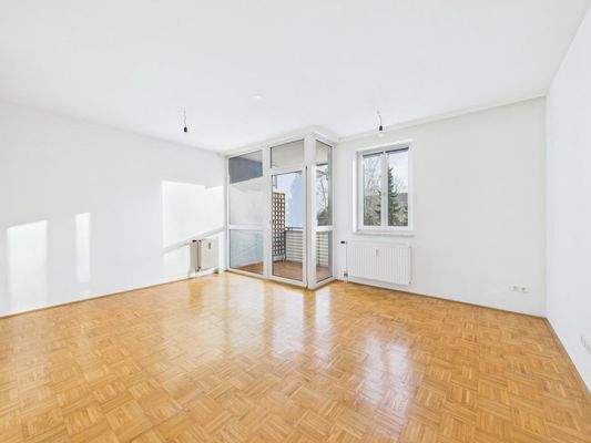 CAM04191G0-PR0077-STILL018