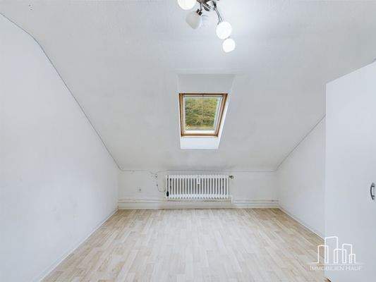 CAM02839G0-PR0200-STILL013