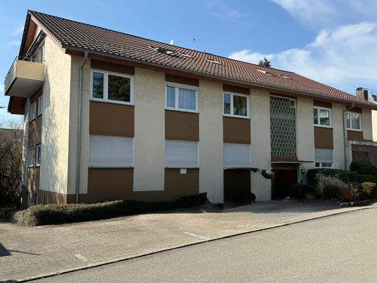 Frontseite Immobilie, Wohnung liegt zum Garten ausgerichtete