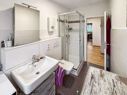 Bad mit Dusche
