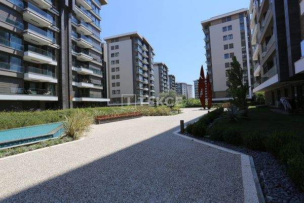 Furnished Apartment in a Complex with a Pool in Konyaaltı Antalya