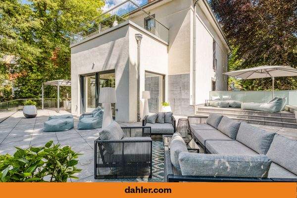 Terrasse mit Loungeecke