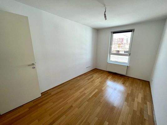 6f33c272-e3fc-4559-a