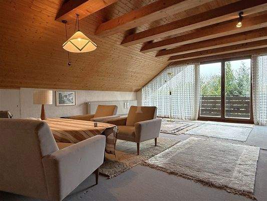 Zimmer IV im DG mit Zugang auf Balkon