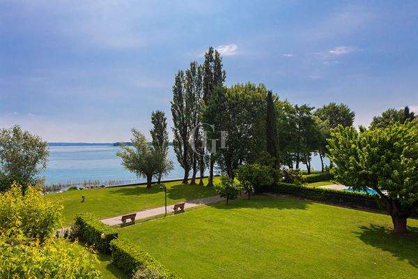 Vista lago dal terrazzo