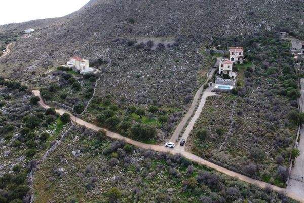 Kreta, Kokkino Chorio: Weitläufiges Gelände mit spektakulärem Meerblick zu verkaufen