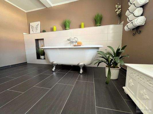 OG – Badwanne zum Wohlfühlen