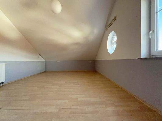 Schlafzimmer: Viel Stellfläche für individuelle Einrichtungsideen