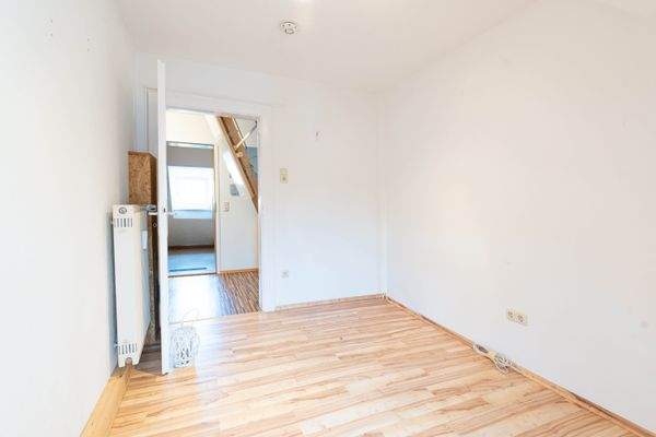 Zimmer 2 DG WHG Haus B