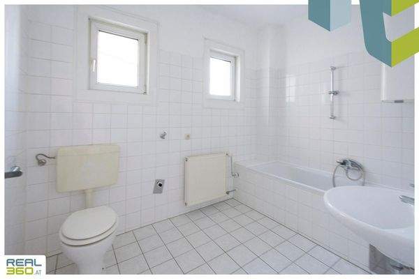 Badezimmer (vor Sanierung)